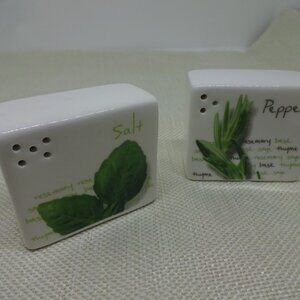 Collectible White Ceramic SALT & PEPPER SHAKERS with SPICE DECALS (EUC)